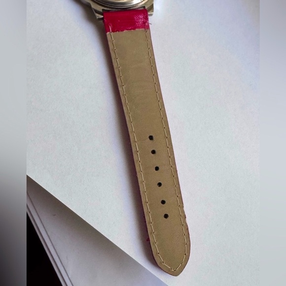 โฐ  Rare Vintage Early 2000โs Hello Kitty Red Leather and Pave Crystal Watch - Picture 5 of 13